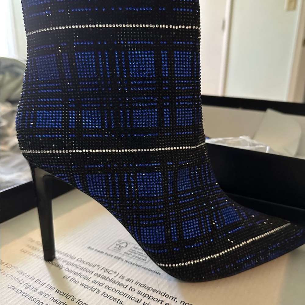 Stylish Blue and Black Plaid Women's Ankle Boots